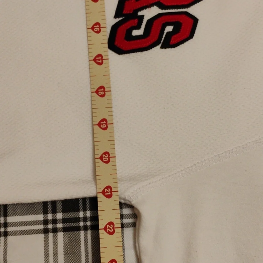 Tampa Bay Buccaneer White Long Sleeve Shirt – Ladies – Medium - Picture 5 of 7